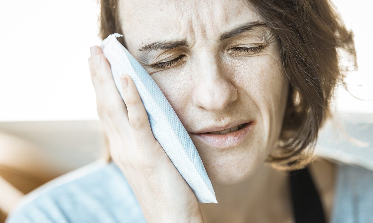 Come curare il mal di denti senza farmaci