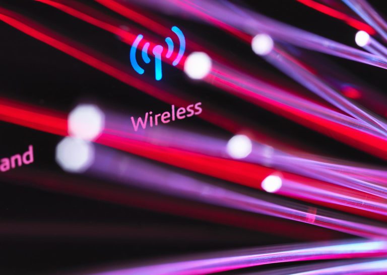 Connessioni FWA: la scelta ideale per le aziende in aree difficili da raggiungere