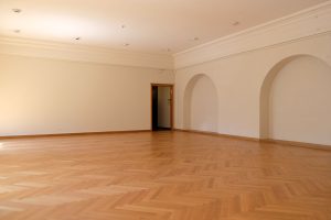 Pavimento lucido o opaco? Come scegliere la finitura in base a materiale, luce e ambiente